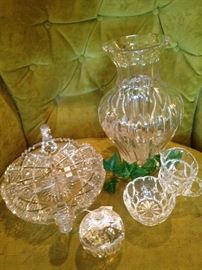 Variety of crystal and glass pieces