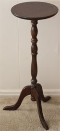 Mahogany Pedestal Plant Stand with Tripod Splatted Feet