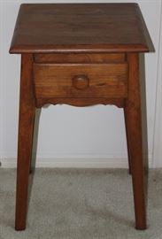 Small Antique Shaker 19th Century Hand Dovetailed Single Drawer Side/ Work Table (26"H x 15"W x 14"D)