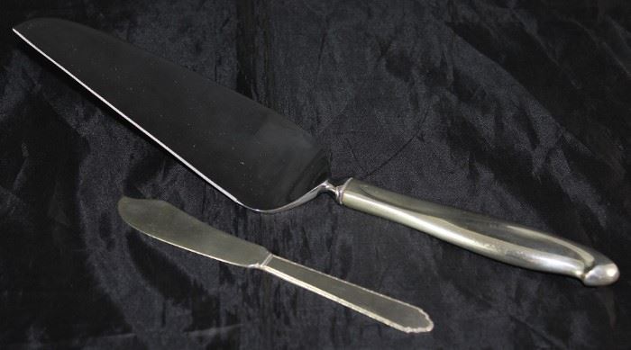 Reed & Barton "Silver Sculpture" Sterling Handle Stainless Cake/Pie Server and Lunt/Treasure Sterling "William & Mary" Butter Knife