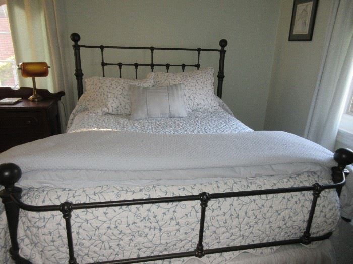 Newer queen size bed, mattress and linens