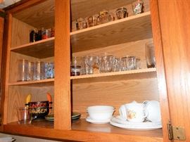 Vintage glassware items