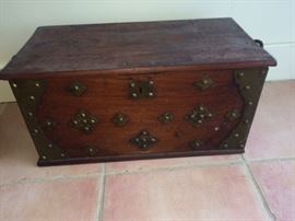 another good size vintage box