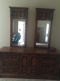 Dresser/Mirror