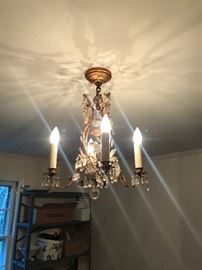 All awesome chandeliers go !