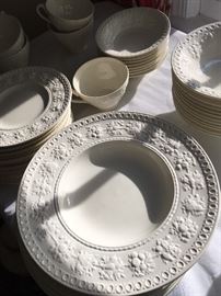 Wedgwood creamware (service for 12)