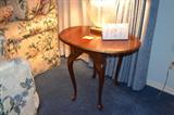 ETHAN ALLEN TABLE
