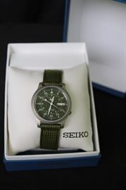 This item will be available for preview during the sale Bid on me now  https://www.estatesales.net/NC/Charlotte/28211/marketplace/14476