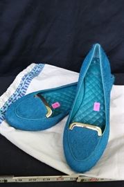 This item will be available for preview during the sale Bid on me now  https://www.estatesales.net/NC/Charlotte/28211/marketplace/14476