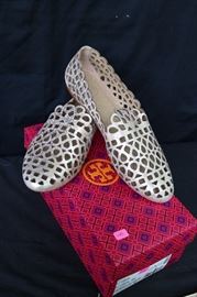 This item will be available for preview during the sale Bid on me now  https://www.estatesales.net/NC/Charlotte/28211/marketplace/14476