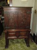 Electrola Radio with a nice cabinet. www.moundcityauctions.com St. Louis auctioneer