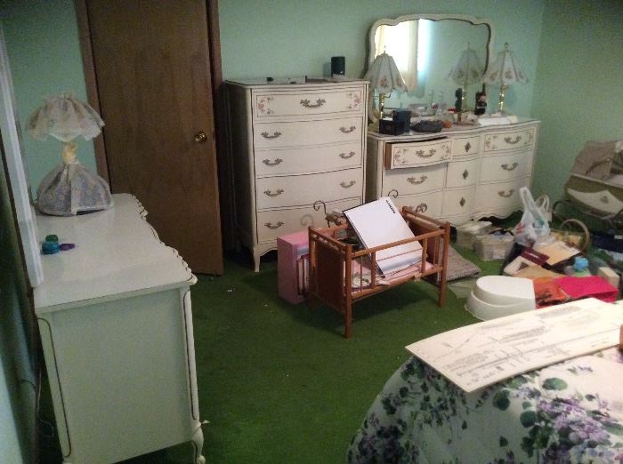 COMPLETE BEDROOM SUITE WITH 2 MATCHING TWIN BEDS. GREAT FOR A LITTLE GIRLS ROOM. SOLID WOOD AND IN WONDERFUL CONDITION