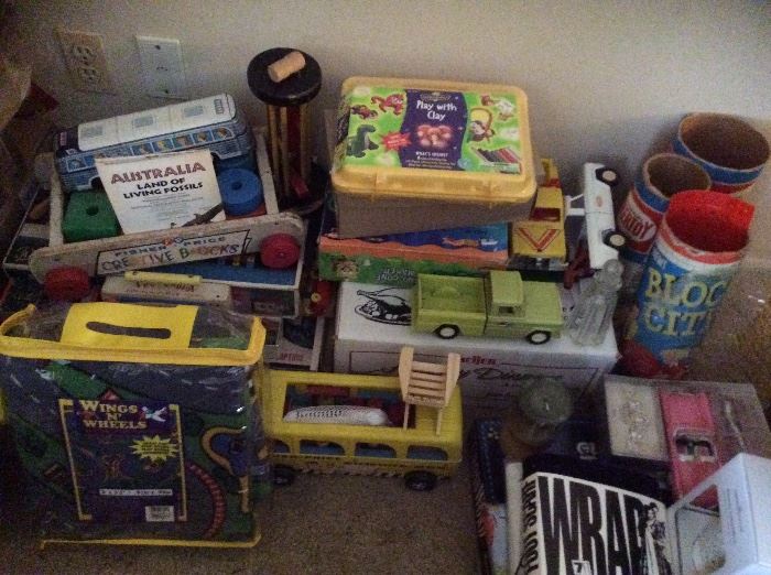 MANY MORE VINTAGE TOYS