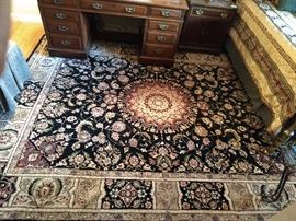 6' x 9' hand woven Persian design, 100% wool rug.