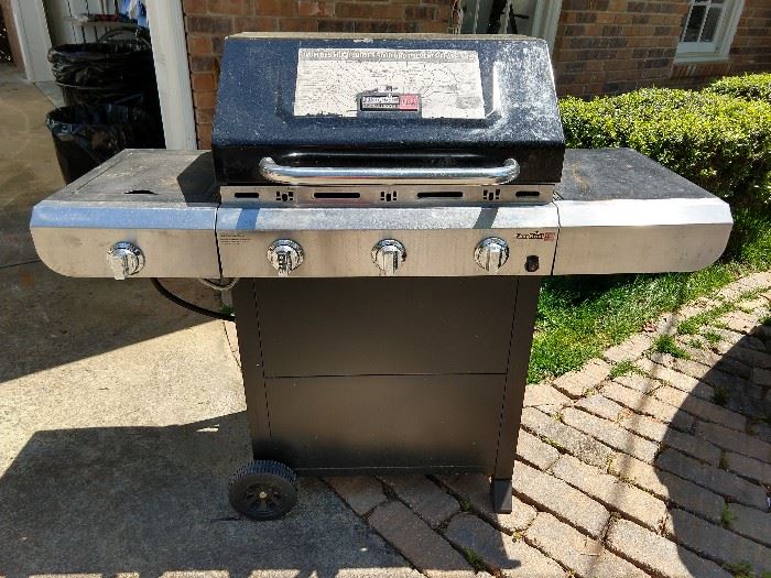 CharBroil outdoorpropane grill, model # 463338014.