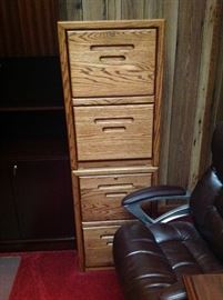 2 Oak 2 drawer file cabinets w/locks & keys