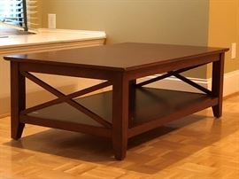 3 Piece set - 2 end tables and coffee table