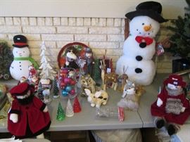 More than 6 Tables of Holiday Decor