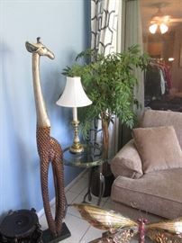 End Table, Glass/Metal and an Adorable Giraffe Sculpture waiting to be loved!