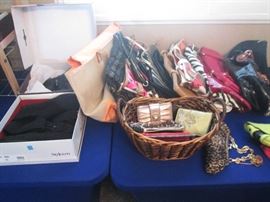 Ladies Accessories, Wallets, Make-up and Jewelry Cases