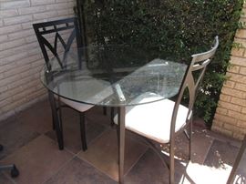 Cute Dinette or Patio Set