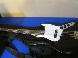 Electric Guitar "Squier J Bass" with Zipper Bag