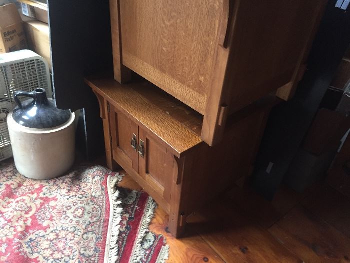 PAIR OF MISSION STYLE END TABLES