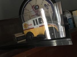 Franklin Mint Borden's Milk Truck 1950's Model Truck Display