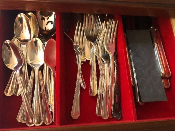 Silverplate flatware set 