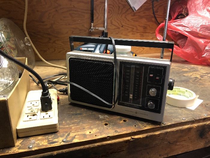 Vintage GE radio 