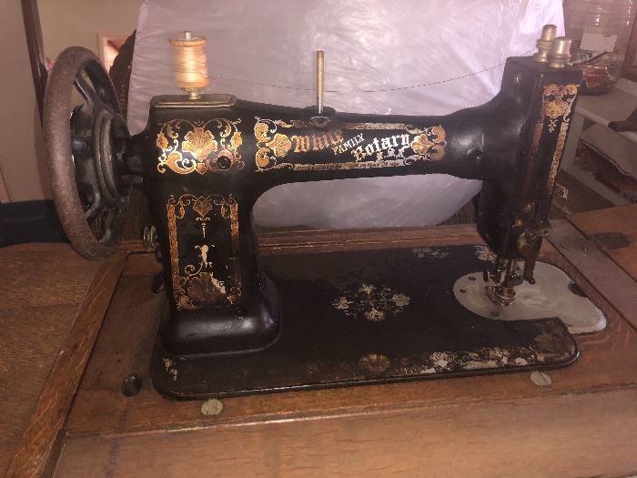 Antique White Family Rotary Sewing machine with table 