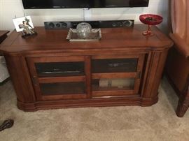 Entertainment cabinet