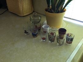 Variety of decor in kitchen