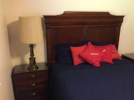 Bedroom - headboard - mattress/box springs, night stand