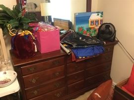 Dresser w/mirror, miscellaneous