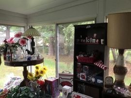 Razorback memorabilia, lamps, miscellaneous