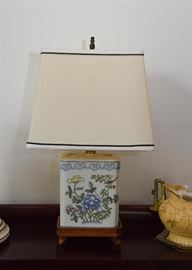 Chinese Porcelain Table Lamp with Wood Base