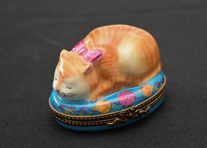 Limoges Napping Cat Pill Box