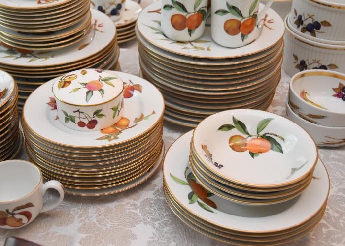 Huge Collection of Royal Worcester Dinnerware & Serving Pieces (Evesham)