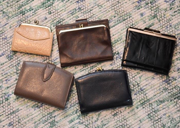 Women's Wallets & Cosmetic Bags
