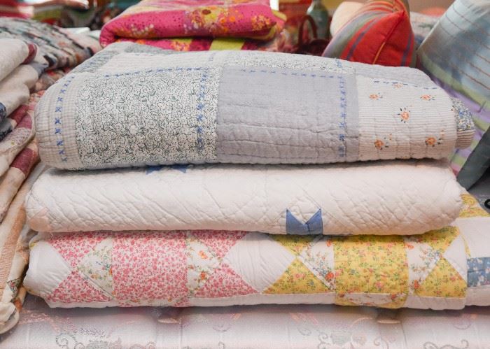 Quilts & Bed Linens