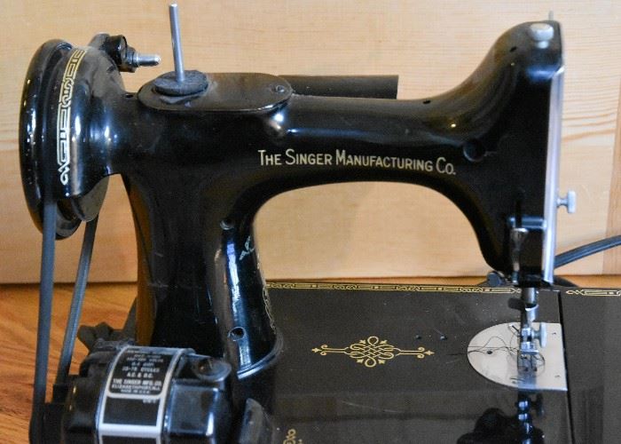 Portable Vintage Singer Sewing Machine