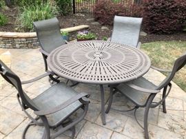 55" Round Patio Table w/ 4 Chairs 