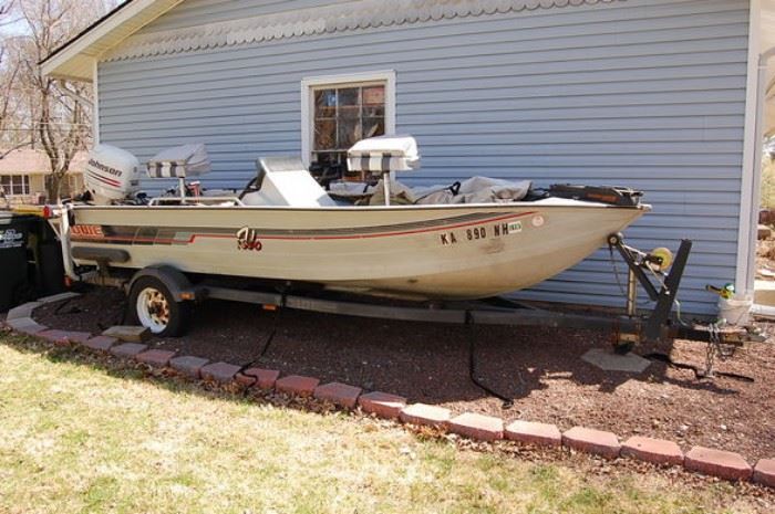Lowe Aluminum Fishing Boat on Trailer with 50HP Mercury Outboard Motor & Garmin Fish Finder