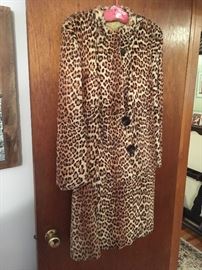 Ooh La La! Vintage fur Coat