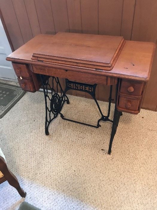 Early 20c  Oak Singer Sewing Machine
