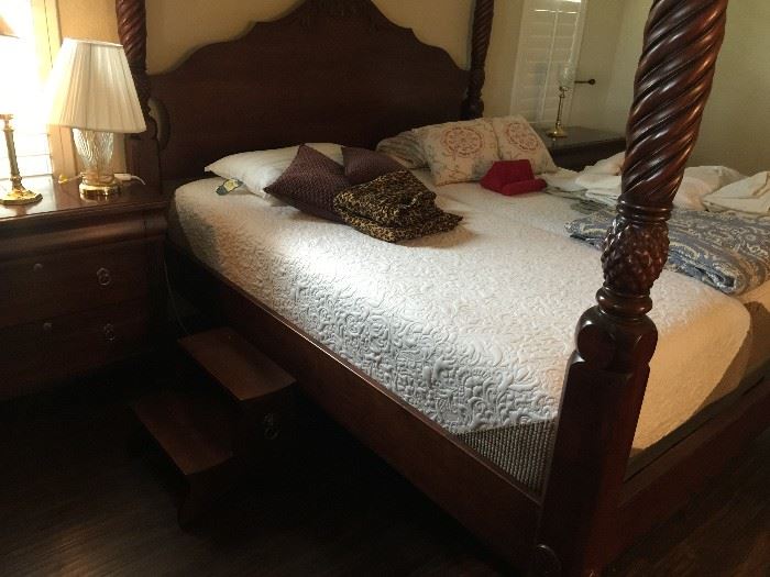 Ethan Allen - Serta Adjustable King Bed