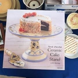 Ceramic cake stand