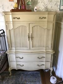 Vintage Drexel Heritage tallbox dresser with cabinet door and 3 drawers