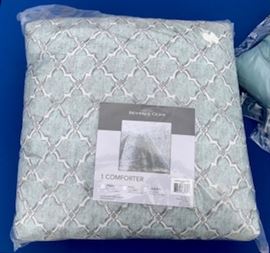 Queen size comforter